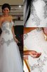 Robe de mariée avec cristal de traîne courte junoesque naturel delicat - 2