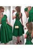A Linie Satin Schaufel-Ausschnitt Prinzessin Abschlusskleid mit Bordüre - 1
