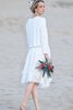 A linie langärmeliges modisches knielanges Brautkleid mit Blume mit Juwel Ausschnitt - 2