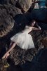 Tüll Schaufel-Ausschnitt knielanges modisches Brautkleid mit gekappten Ärmeln mit Applike - 4
