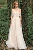 Halle Garten Charmant Glamouröses Brautkleid mit Knöpfen