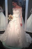 Robe de mariée brillant decoration en fleur de traîne courte en satin avec manche longue