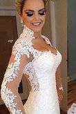 Herrlich Zeitloses Anständiges Modern Brautkleid mit Knöpfen