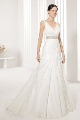 Perlenbesetztes zeitloses drapiertes langes Modern Brautkleid aus Taft