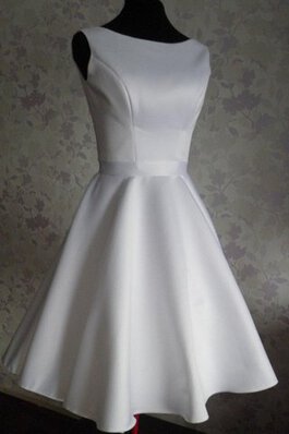 Ärmelloses A-Linie mini knielanges Brautkleid mit Rüschen mit Plissierungen