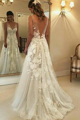 Zauberhaft Ärmelloses Romantisches Brautkleid mit Plissierungen aus Tüll