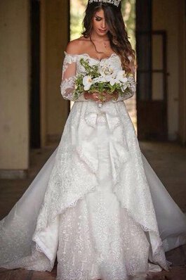 Lange Ärmeln zeitloses A-Line plissiertes Brautkleid mit Bordüre mit Rüschen