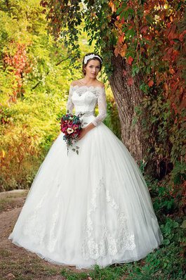Robe de mariée romantique textile en tulle d'epaule ajourée avec perle cordon