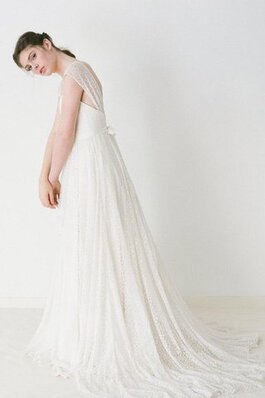 Strand A-Line plissiertes V-Ausschnitt Brautkleid mit Bordüre mit gekappten Ärmeln