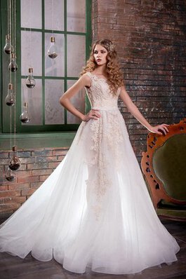 Schaufel-Ausschnitt A-Line bodenlanges Brautkleid aus Tüll mit Applike