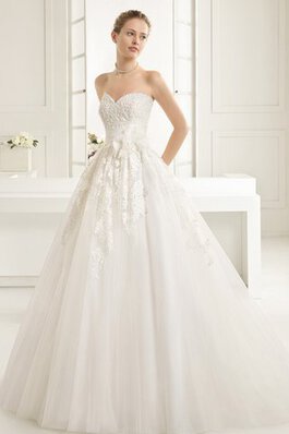 Halle Modern langes romantisches Brautkleid mit Reißverschluss mit Blume