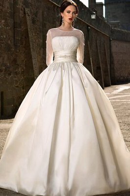 Tüll Satin romantisches konservatives Brautkleid mit Schaufel Ausschnitt mit Schleife