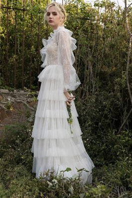 Klassisches Umwerfend a linie Mehrschichtiges Brautkleid mit Perlen