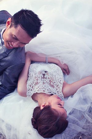 Natürliche Taile Glamourös Bodenlanges Brautkleid aus Spitze mit Knöpfen - Bild 3