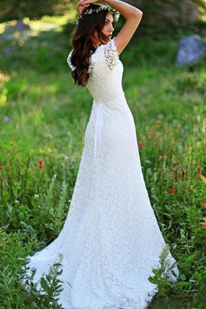 Enges plissiertes klassisches Spitze Brautkleid mit Juwel Ausschnitt mit gekappten Ärmeln - Bild 1