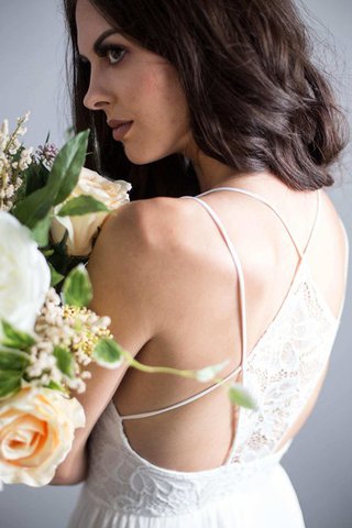 Durchsichtige Rücken A-Linie Spitze Chiffon Outdoor Ärmelloses Brautkleid - Bild 2