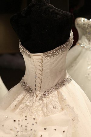 Wunderbar Stilvolles Prächtiges Schwingendes Brautkleid mit Juwel Mieder - Bild 4