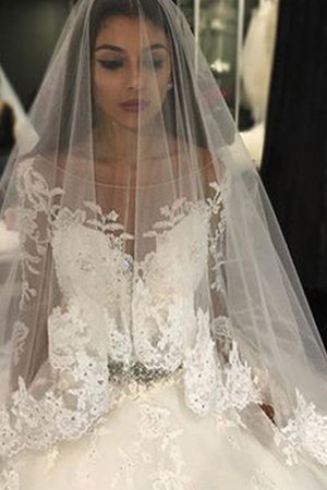Beliebt Plissiertes Luxus Brautkleid aus Tüll mit Perlengürtel - Bild 2