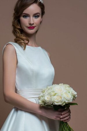Zeitloses Satin normale Taille Juwel Ausschnitt wadenlanges romantisches Brautkleid - Bild 3