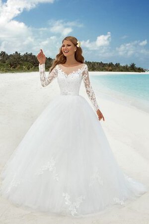Beach Stil plissiertes Perlenbesetztes konservatives bodenlanges Brautkleid mit Schleife - Bild 1
