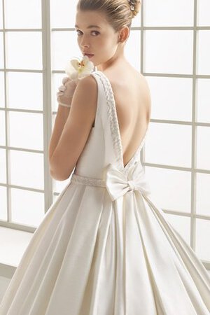 Perlenbesetztes A-Linie romantisches tiefer V-Ausschnitt Brautkleid mit Schleife ohne Ärmeln - Bild 3