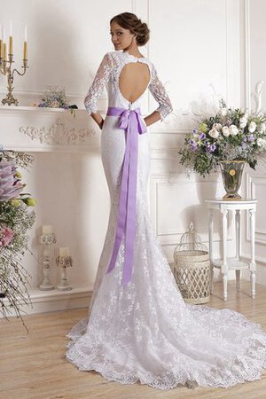 Enges Perlenbesetztes langes glamouröses Brautkleid mit Gürtel mit Applike - Bild 4