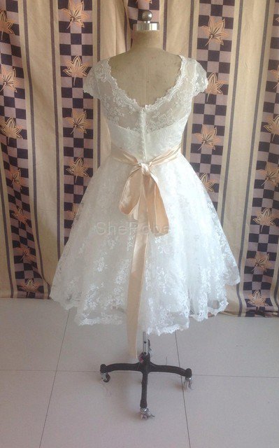 Plissiertes Reißverschluss Spitze Brautkleid mit Schleife mit Bordüre - Bild 2