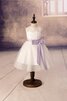 Robe de cortège enfant plissage de lotus textile en tulle avec ruban manche nulle - 1