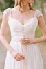 Robe de mariée distinguee en plage avec perle avec manche courte decoration en fleur - 4