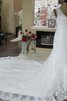 Ärmelloses Meerjungfrau Spitze bodenlanges Brautkleid mit Kapelle Schleppe mit V-Ausschnitt - 4