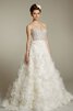 Robe de mariée de traîne moyenne de mode de bal en organza sans dos de col en cœur - 1