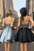Robe de graduation en satin avec perle avec sans manches mignonne courte - 2