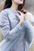 Hoher Kragen Chiffon lange Ärmeln romantisches Brautjungfernkleid mit Schleife mit Bordüre - 3