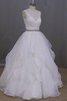 Perlenbesetztes gerüschtes V-Ausschnitt bodenlanges Brautkleid mit Rüschen - 4