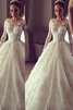 Duchesse-Linie Lange Ärmeln Gericht Schleppe Schaufel-Ausschnitt Extravagantes Brautkleid - 1