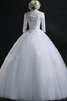 Robe de mariée plissé de mode de bal avec ruban col u profond avec manche 3/4 - 2