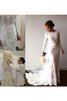 Langärmeliges Vintage hoher Kragen extravagantes Brautkleid mit Bordüre mit Applikation - 3