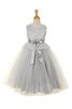 Robe de cortège enfant plissé en tulle manche nulle encolure ronde longueur au ras du sol - 1