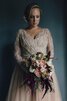 Robe de mariée vintage charmeuse avec zip v encolure a-ligne - 3