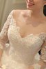 Robe de mariée avec manche 3/4 avec broderie divin bustier de bijouterie naturel - 4