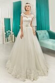 Abito da Sposa A Terra con Perline in Tulle Coda A Strascico Corto con Manica Corte Cappellino