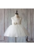 Duchesse-Linie A-Line knielanges Blumenmädchenkleid mit Schleife mit Rüschen