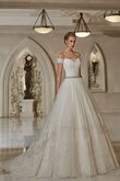 Vestido de Novia de Corte-A en Encaje de Encaje Adorno de Escote con Hombros caídos