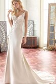 Gesticktes plissiertes stilvolles langes Brautkleid mit Bordüre mit Applike