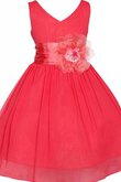 A linie plissiertes Chiffon wadenlanges Blumenmädchenkleid mit Blume