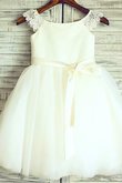 Robe de cortège enfant avec fleurs a-ligne encolure ronde de princesse en organza