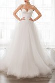 Robe de mariée frappant longueur au ras du sol avec lacets longue serieuse