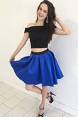 Normale Taille Bezaubernd Satin A Linie Cocktailkleid mit Rüschen
