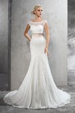 Robe de mariée vintage luxueux avec décoration dentelle de fourreau avec ruban