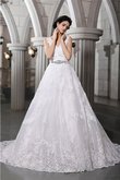 A-Line Prinzessin Kapelle Schleppe Perlenbesetztes Brautkleid aus Organza